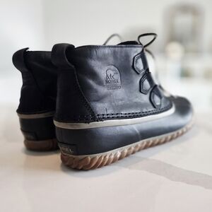 Sorel: Womens Waterproof Duck Black Leather Lace Up: Size 9.5